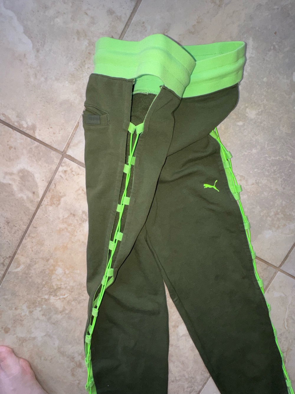 Fenty x Puma Rihanna Lace-Up Joggers Olive Neon S - Picture 7 of 12